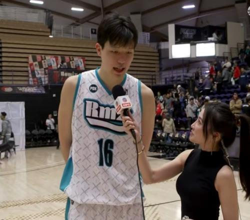 王顺利教练,传授,晨练塑形操,金宝博188bet体育官网,金宝博188bet体育平台,金宝博188bet体育链接,金宝博188bet体育官方